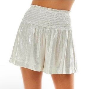 TCEC Smocked Waist Flowy Shorts, Pearly White w/Metallic Silver Accents, EUC!